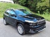 2017 Jeep Cherokee Overland 4x4 Front 3/4 View
