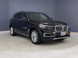 2022 BMW X5 xDrive45e Front 3/4 View