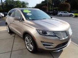 2018 Lincoln MKC Reserve AWD Front 3/4 View