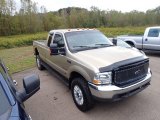 2000 Ford F350 Super Duty Lariat Crew Cab 4x4 Front 3/4 View