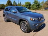 2021 Jeep Grand Cherokee Limited 4x4 Front 3/4 View