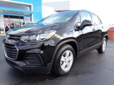 2019 Chevrolet Trax LS Front 3/4 View