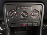 2016 Volkswagen Beetle 1.8T SE Controls