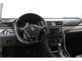 2016 Volkswagen Passat SE Sedan Dashboard