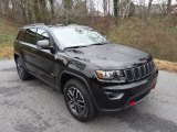 2021 Jeep Grand Cherokee Trailhawk 4x4 Front 3/4 View