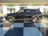 Deep Black Pearl Volkswagen Atlas in 2021