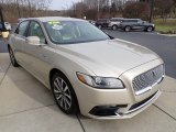 2017 Lincoln Continental Premier AWD Front 3/4 View
