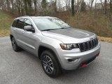2021 Jeep Grand Cherokee Trailhawk 4x4 Front 3/4 View