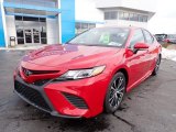 2020 Toyota Camry SE AWD Front 3/4 View