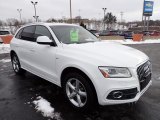 2017 Audi Q5 2.0 TFSI Premium Plus quattro Front 3/4 View