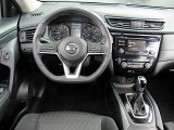 2017 Nissan Rogue SV Dashboard