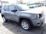 2022 Jeep Renegade Latitude 4x4 Front 3/4 View