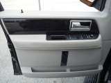 2016 Lincoln Navigator Select 4x4 Door Panel