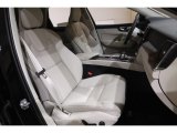 2022 Volvo XC60 B5 AWD Momentum Front Seat