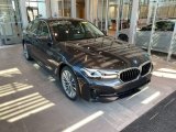 2022 BMW 5 Series 530e xDrive Sedan Front 3/4 View