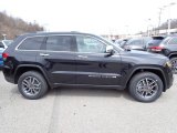 Diamond Black Crystal Pearl Jeep Grand Cherokee in 2022