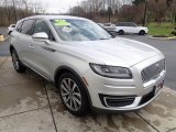 2019 Lincoln Nautilus Select AWD Front 3/4 View