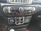 2022 Jeep Gladiator Overland 4x4 Controls