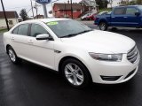 2015 Ford Taurus SEL AWD Front 3/4 View