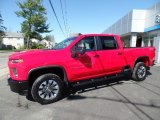 2022 Chevrolet Silverado 2500HD Custom Crew Cab 4x4 Front 3/4 View