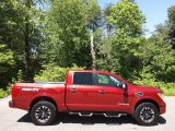 2017 Nissan Titan PRO-4X Crew Cab 4x4 Exterior