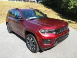 2022 Jeep Grand Cherokee Overland 4x4 Front 3/4 View