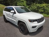 2020 Jeep Grand Cherokee Altitude 4x4 Front 3/4 View