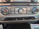 2017 GMC Sierra 2500HD SLE Double Cab 4x4 Controls