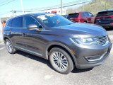 2018 Lincoln MKX Select AWD Front 3/4 View