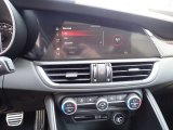 2022 Alfa Romeo Giulia Quadrifoglio Controls