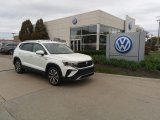 2022 Volkswagen Taos SE 4Motion Front 3/4 View