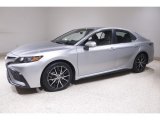 2022 Toyota Camry SE AWD Front 3/4 View