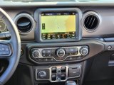 2023 Jeep Gladiator Willys 4x4 Controls