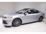 2021 Toyota Camry XLE Front 3/4 View