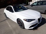 2022 Alfa Romeo Giulia Veloce AWD Front 3/4 View