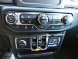 2023 Jeep Gladiator Freedom Edition 4x4 Controls