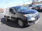 2019 Honda Pilot EX AWD Front 3/4 View