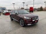 2020 Lincoln Aviator Reserve AWD Front 3/4 View