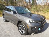 2022 Jeep Grand Cherokee Overland 4XE Hybrid Front 3/4 View