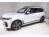 2022 BMW X7 xDrive40i Front 3/4 View