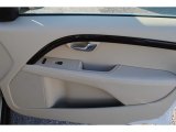 2015 Volvo XC70 T5 Drive-E Door Panel