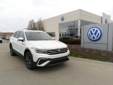 2023 Volkswagen Tiguan SE 4Motion Front 3/4 View