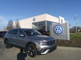 2023 Volkswagen Tiguan SE 4Motion Front 3/4 View