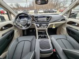 2022 Chrysler Pacifica Hybrid Limited Black/Alloy Interior