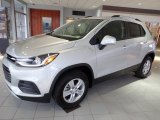 2022 Chevrolet Trax LT AWD Front 3/4 View