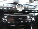 2017 Kia K900 Luxury 5.0 Controls
