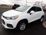 2022 Chevrolet Trax LT AWD Front 3/4 View
