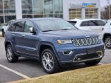 2021 Jeep Grand Cherokee Overland 4x4 Front 3/4 View