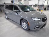 2023 Chrysler Pacifica Touring L Front 3/4 View