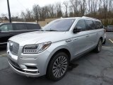 2019 Lincoln Navigator L Reserve 4x4 Front 3/4 View